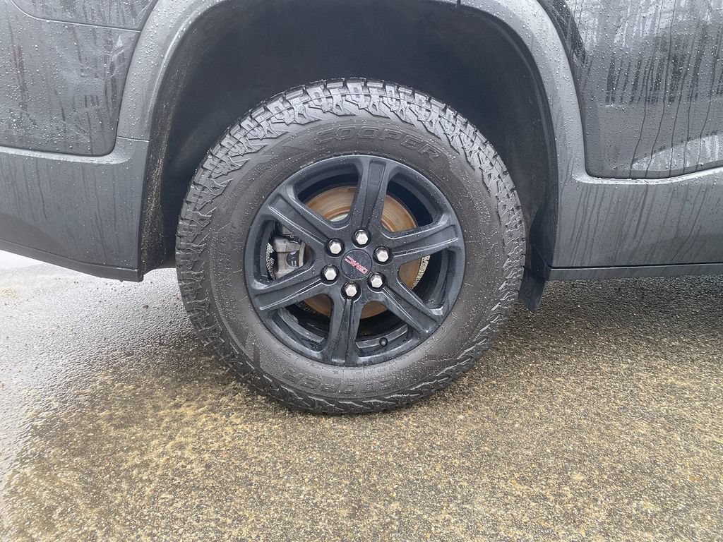 Used 2022 GMC Acadia AT4 w/ Preferred Package AWD/4WD image 30