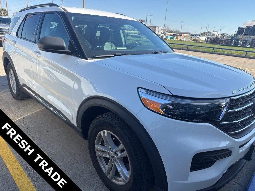 Certified 2022 Ford Explorer XLT image 2