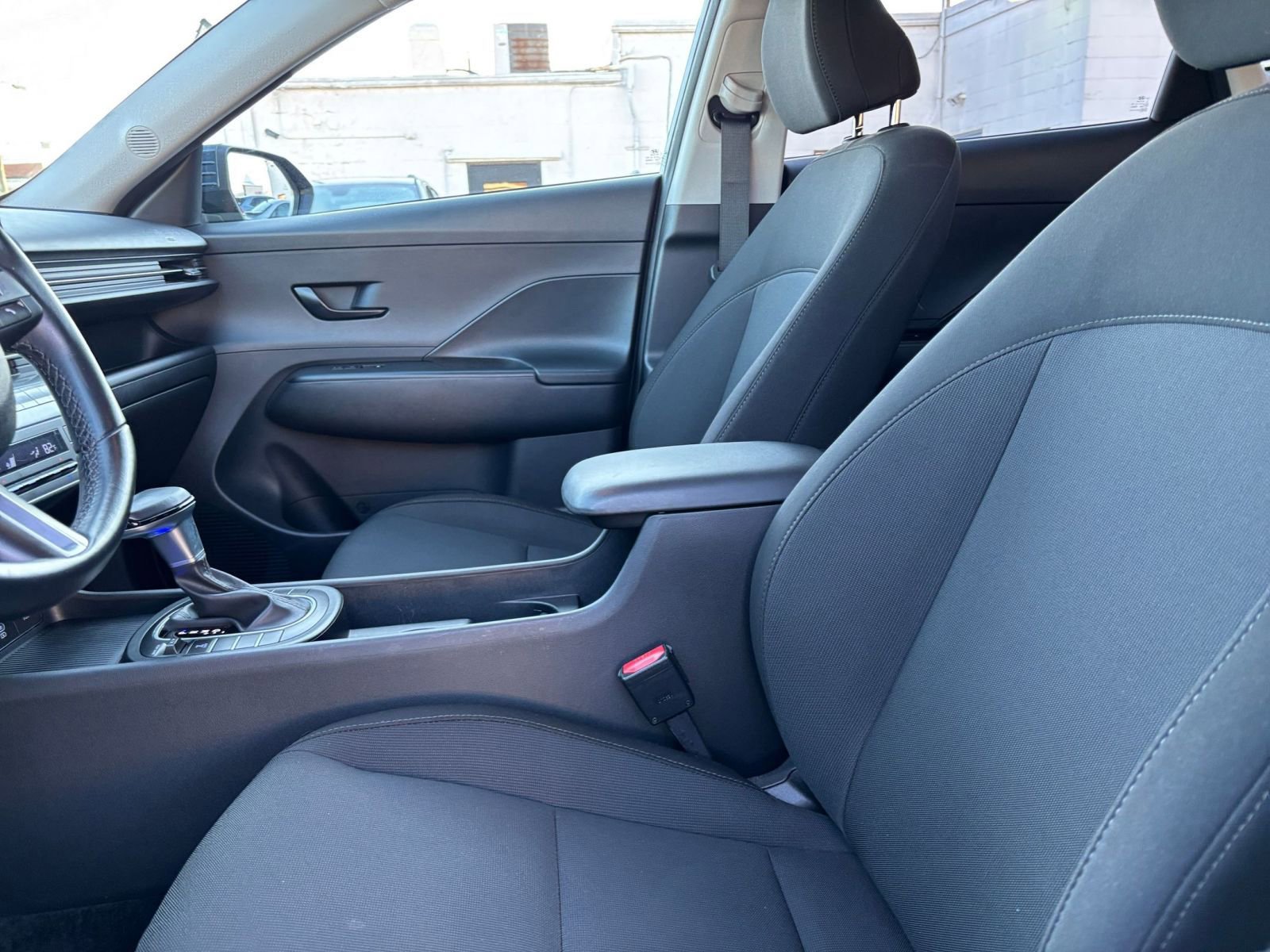 Used 2025 Hyundai Kona SEL image 27