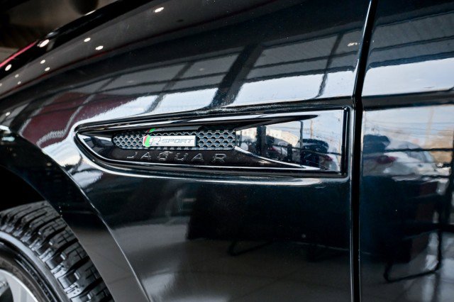 Used 2019 Jaguar F-PACE R-Sport image 46