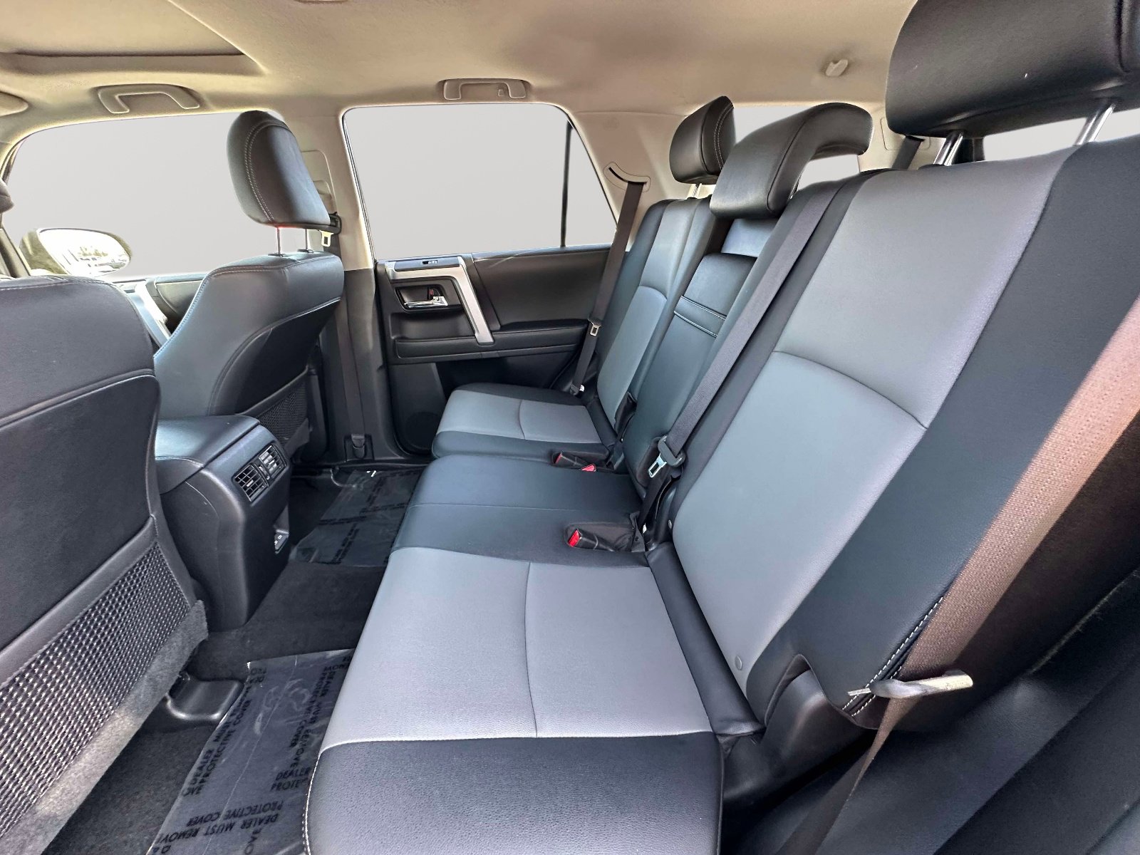 Used 2024 Toyota 4Runner SR5 Premium w/ Moonroof Package image 33