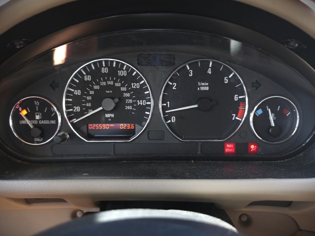 Used 2001 BMW Z3 3.0i RWD image 17
