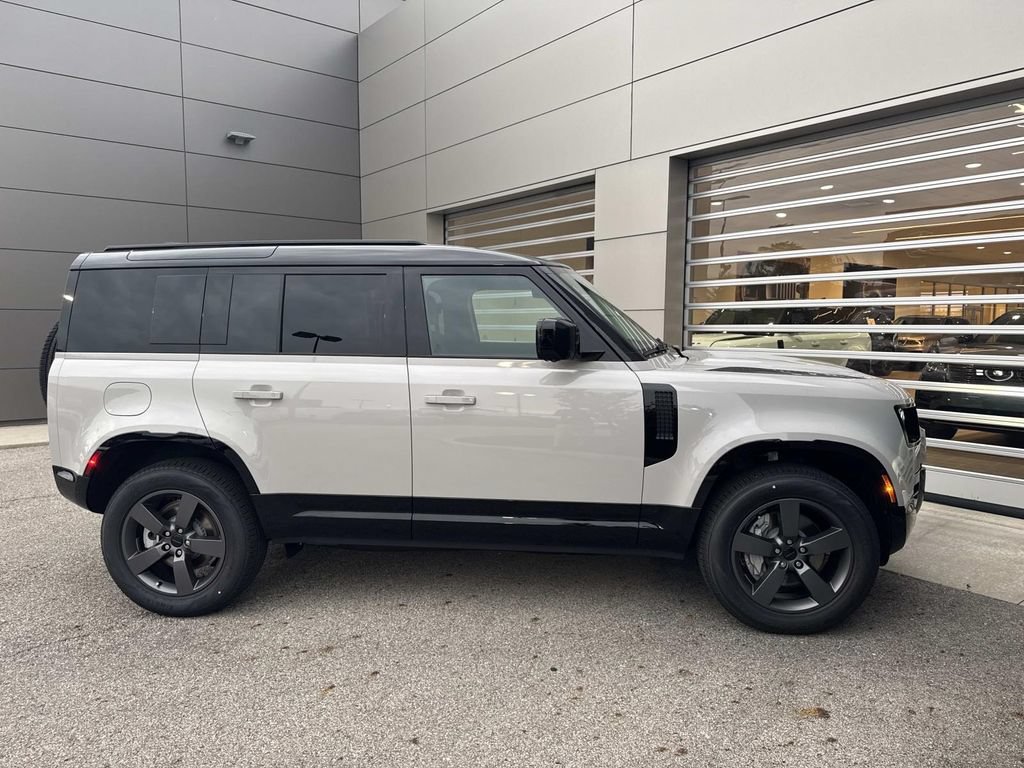 New 2026 Land Rover Defender 110 X-Dynamic SE AWD/4WD image 8