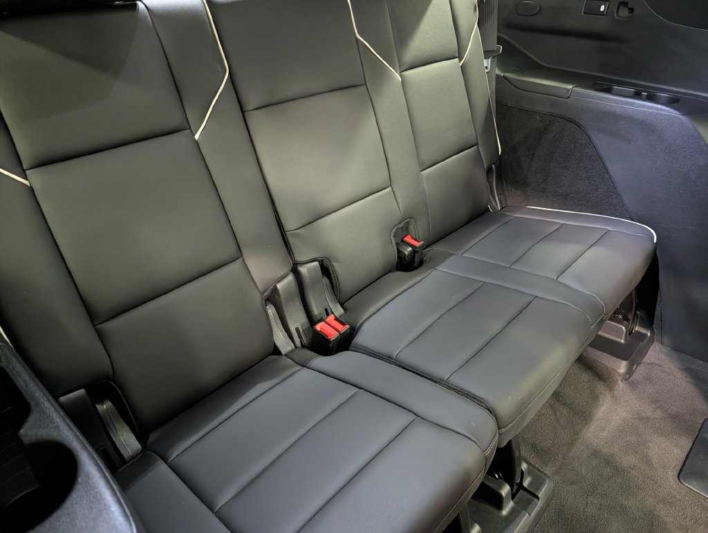Used 2024 Cadillac Escalade Premium Luxury w/ Performance Package AWD/4WD image 27