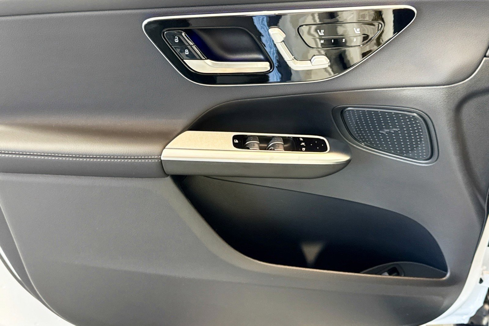 New 2026 Mercedes-Benz GLC 43 AMG 4MATIC image 15