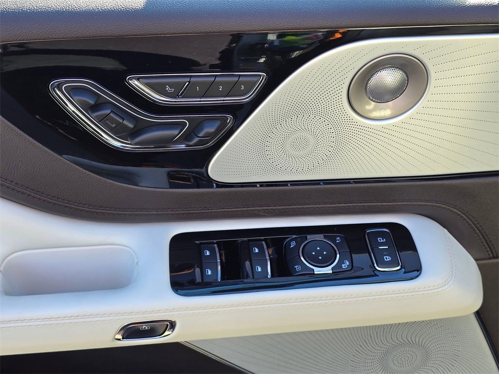 Used 2023 Lincoln Aviator Black Label w/ Dynamic Handling Package image 24