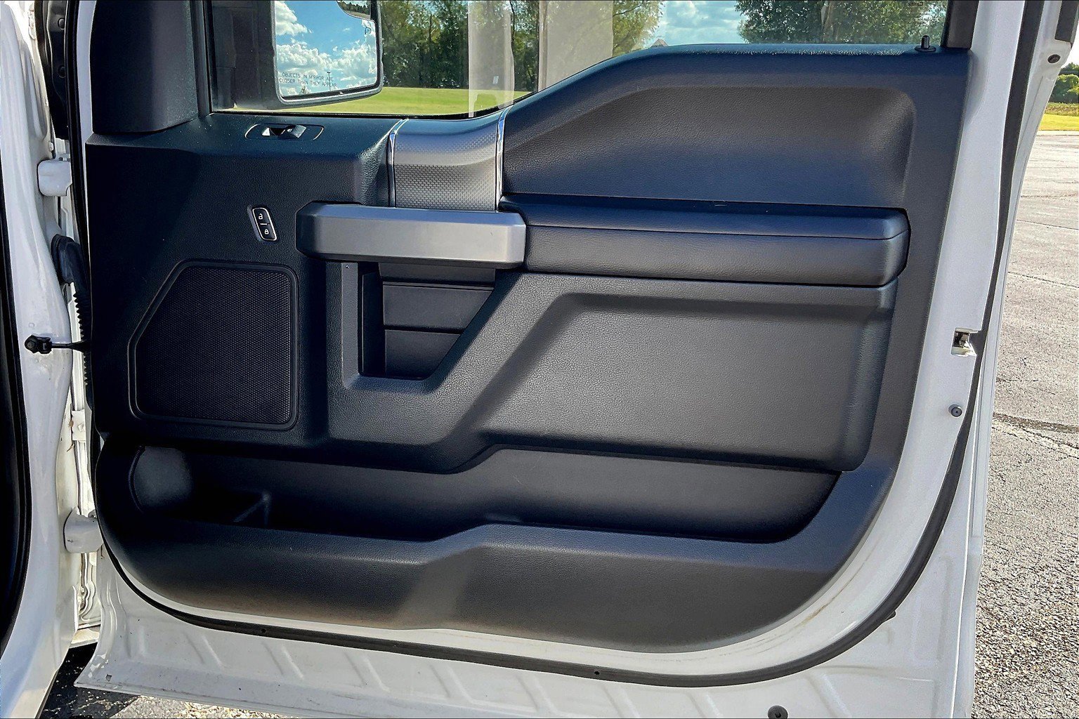 Used 2016 Ford F150 XLT w/ Equipment Group 301A Mid image 22