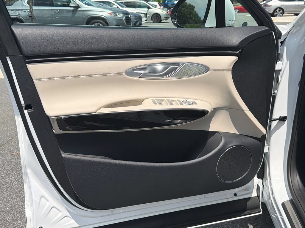 New 2027 Genesis GV70 2.5T AWD/4WD image 12
