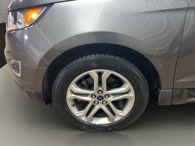 Used 2017 Ford Edge Titanium w/ Technology Package AWD/4WD image 9