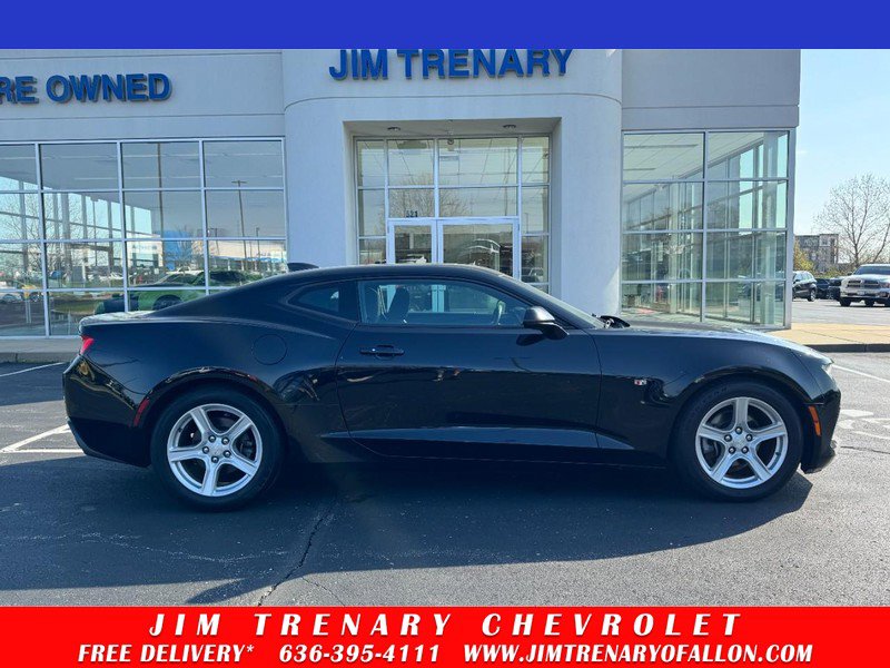 Used 2017 Chevrolet Camaro LT w/ Technology Package image 1