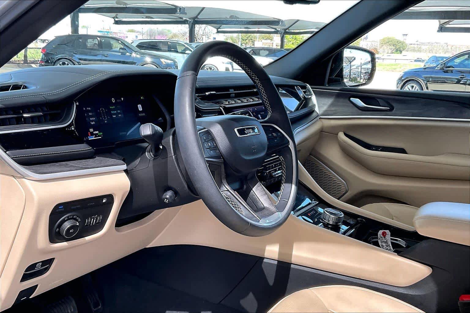 Used 2022 Jeep Grand Cherokee Limited 4xe w/ Luxury Tech Group II image 18