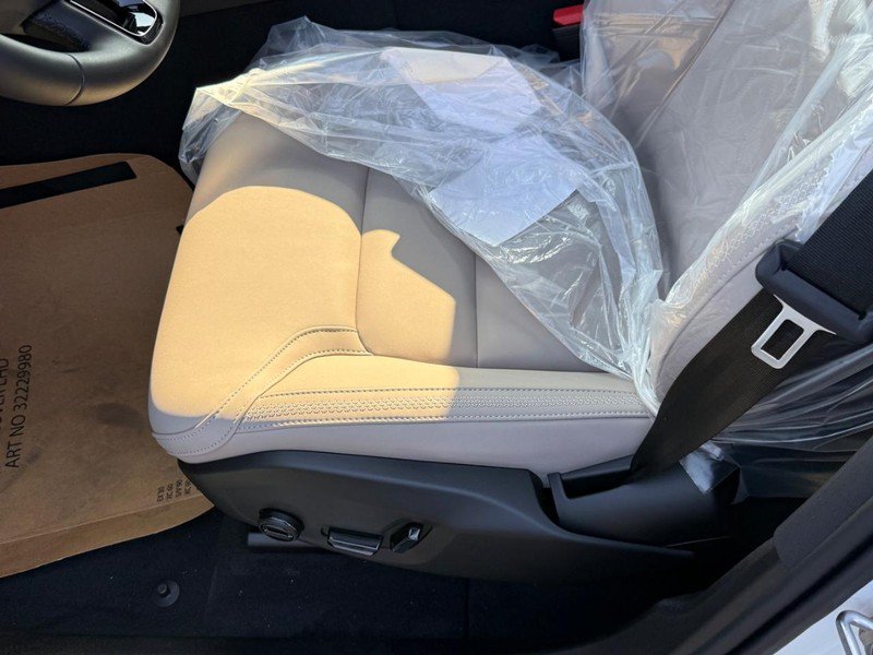 New 2026 Volvo XC60 T8 Plus w/ Climate Package AWD/4WD image 12