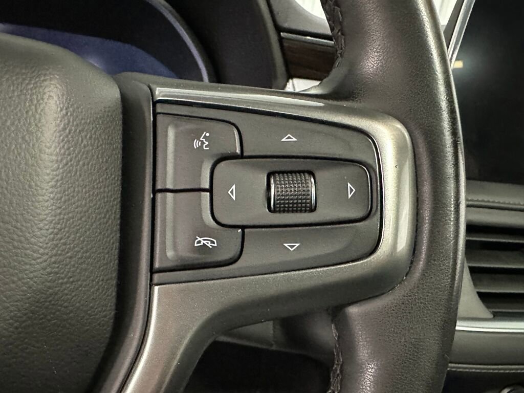 Used 2023 Chevrolet Tahoe Z71 w/ Luxury Package AWD/4WD image 17