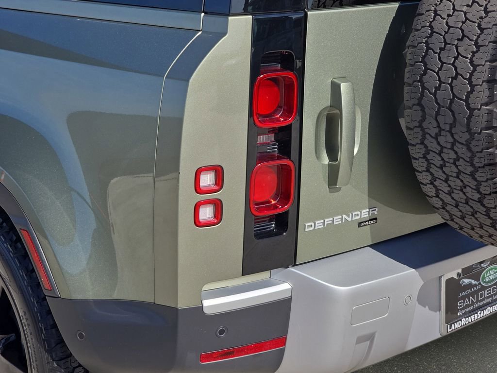 Used 2021 Land Rover Defender 110 SE image 38