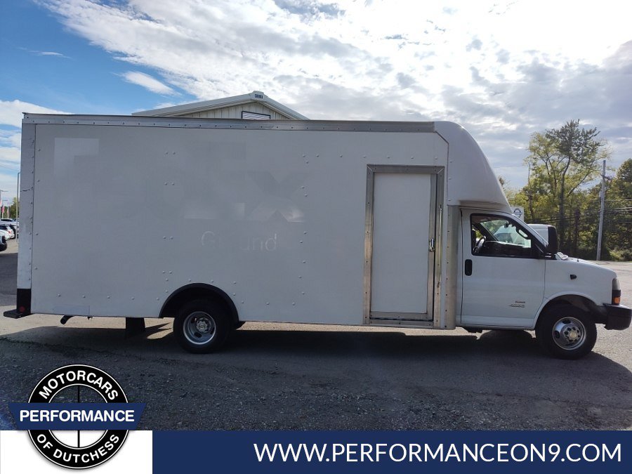 Used 2021 Chevrolet Express 4500 Extended w/ Power Convenience Package RWD image 2