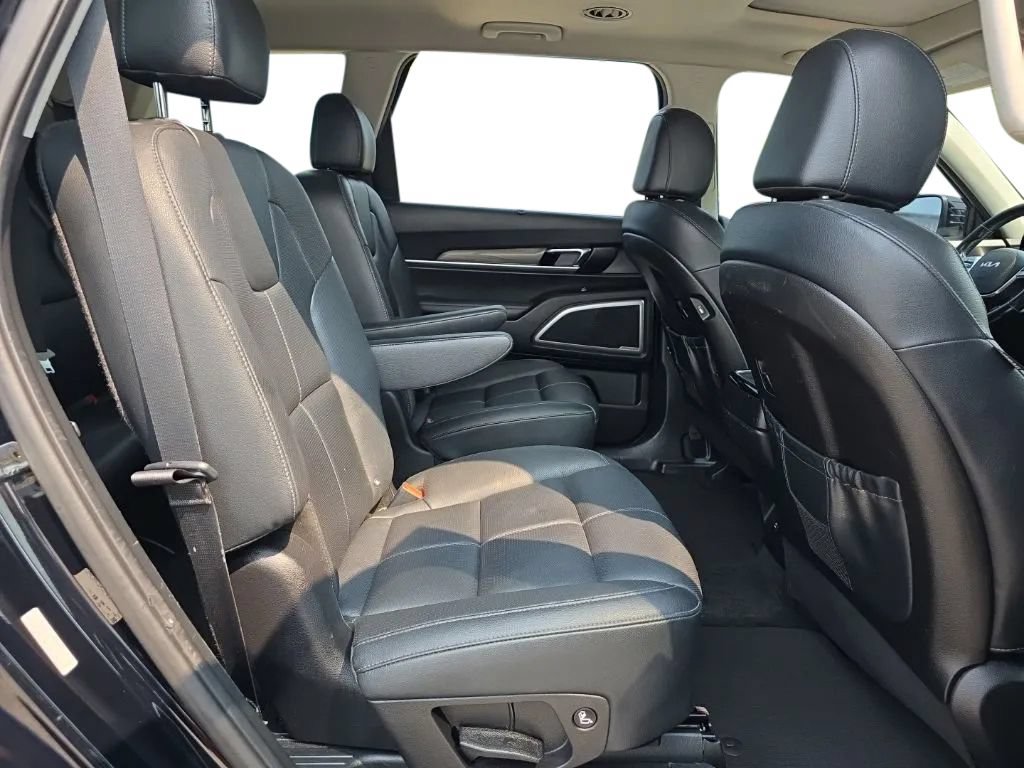 Used 2022 Kia Telluride EX w/ EX Premium Package FWD image 17