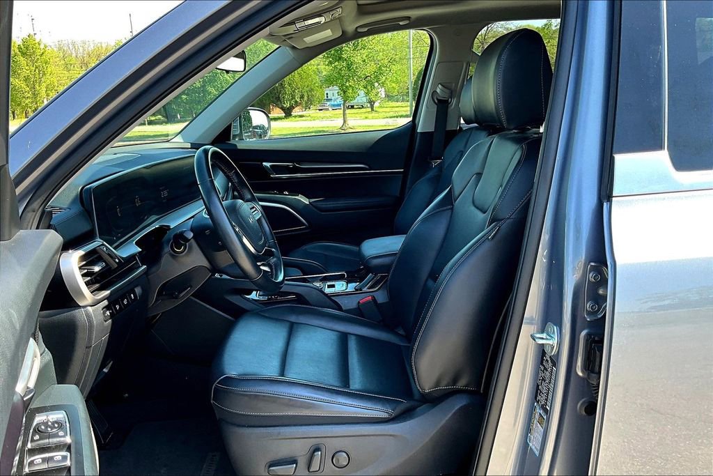 Used 2025 Kia Telluride S image 25