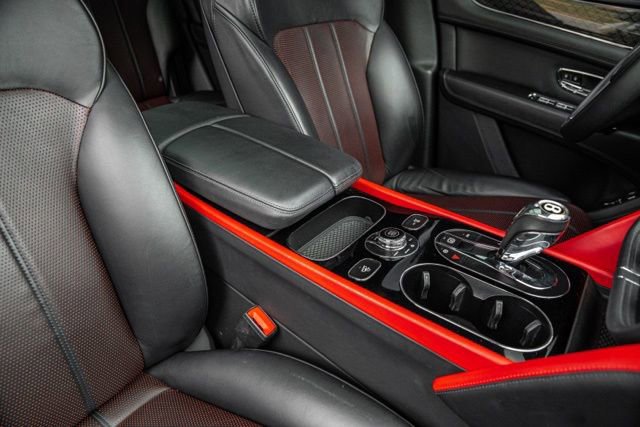 Used 2020 Bentley Bentayga AWD/4WD image 43