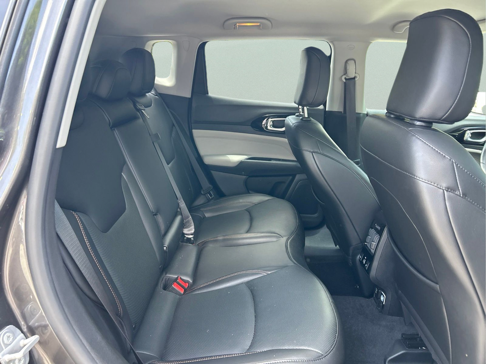 Certified 2022 Jeep Compass Limited w/ Elite Group AWD/4WD image 11