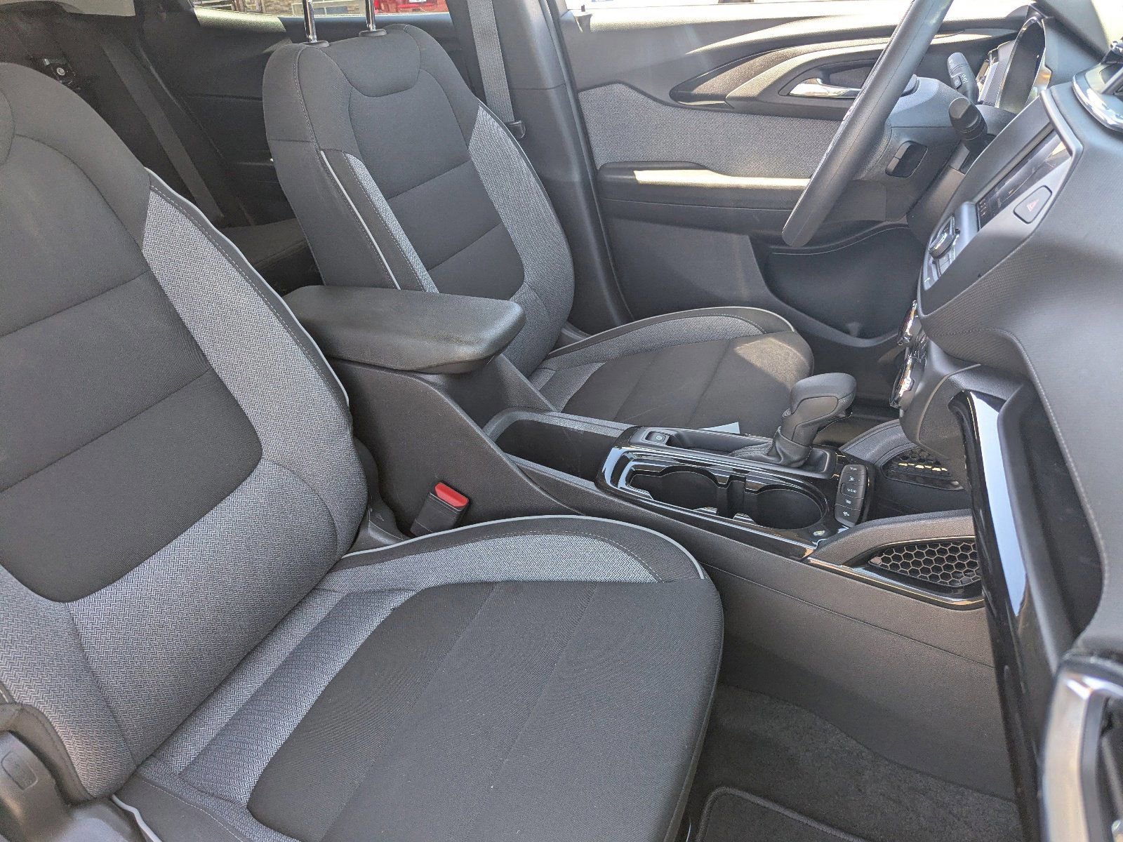 Used 2023 Chevrolet TrailBlazer LT FWD image 11