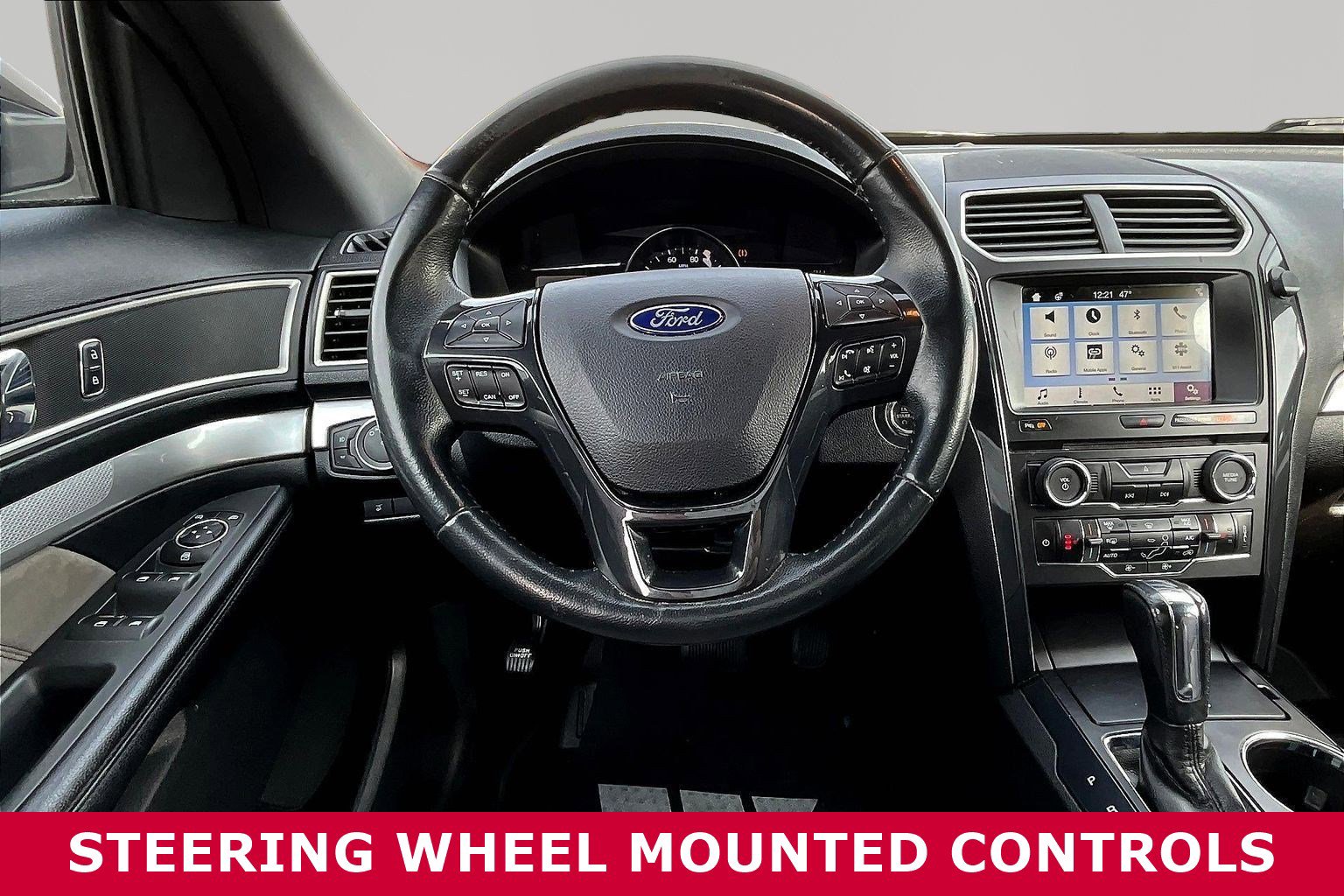 Used 2017 Ford Explorer XLT w/ Equipment Group 202A image 9