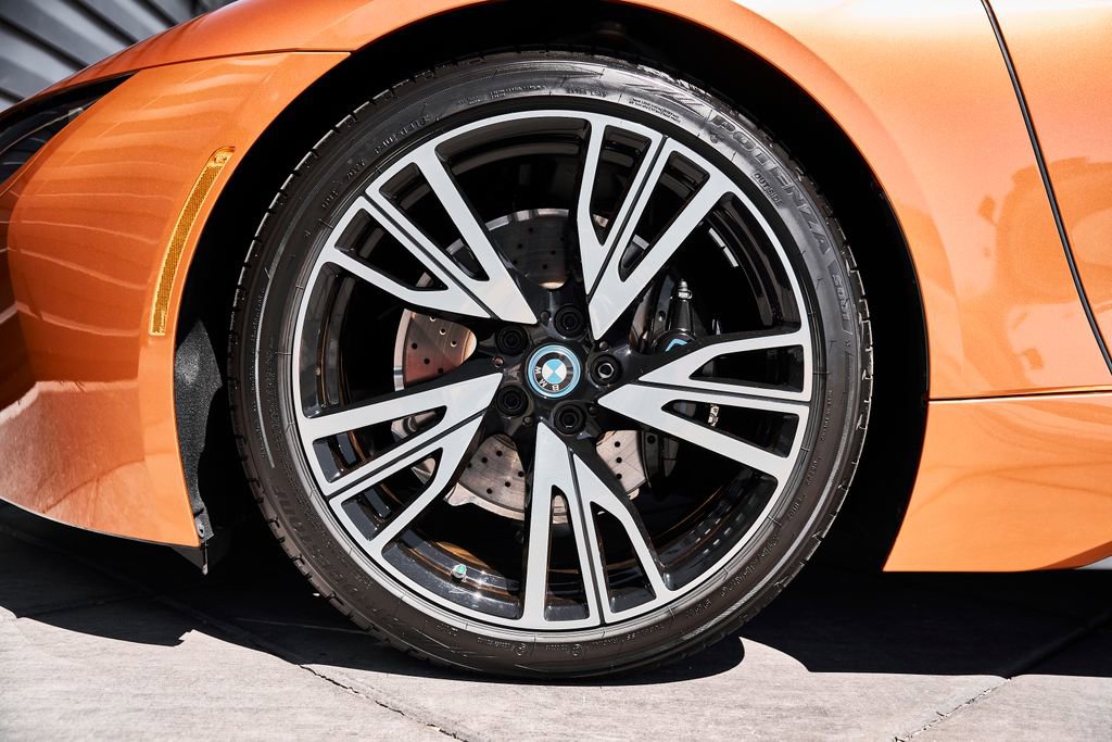 Used 2019 BMW i8 Coupe AWD/4WD image 3
