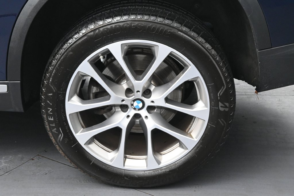 Used 2022 BMW X5 xDrive40i AWD/4WD image 34