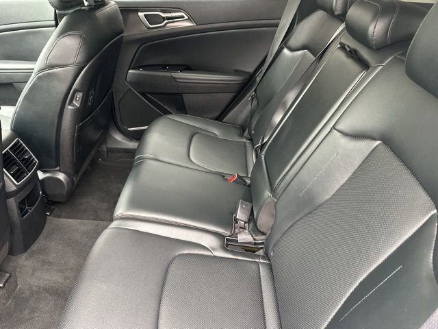 Used 2023 Kia Sportage EX image 8