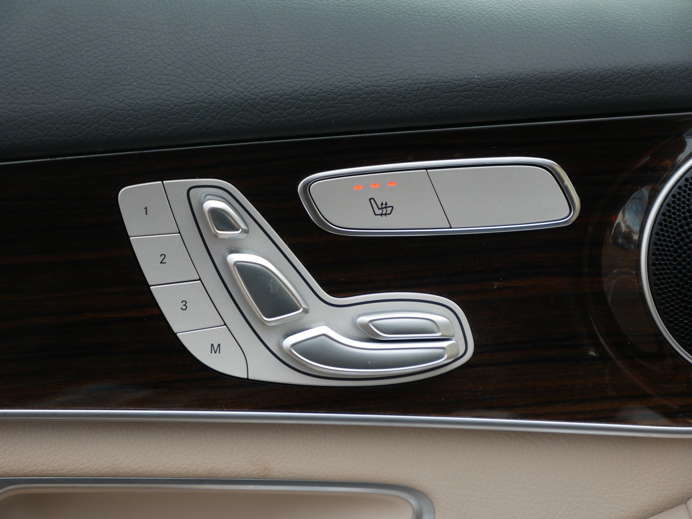 Used 2020 Mercedes-Benz GLC 300 4MATIC image 16