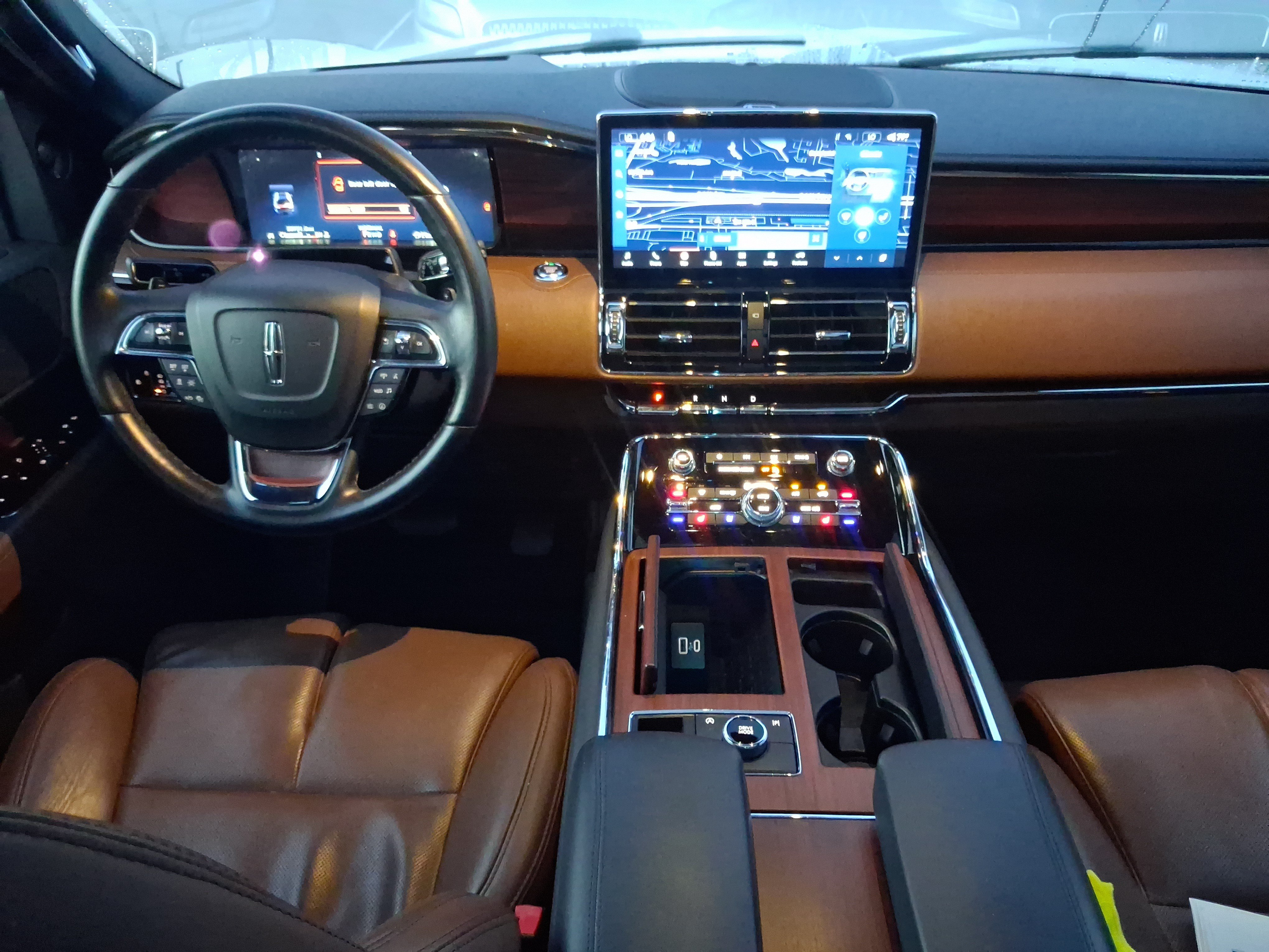 Certified 2023 Lincoln Navigator Reserve w/ Monochromatic Package AWD/4WD image 7