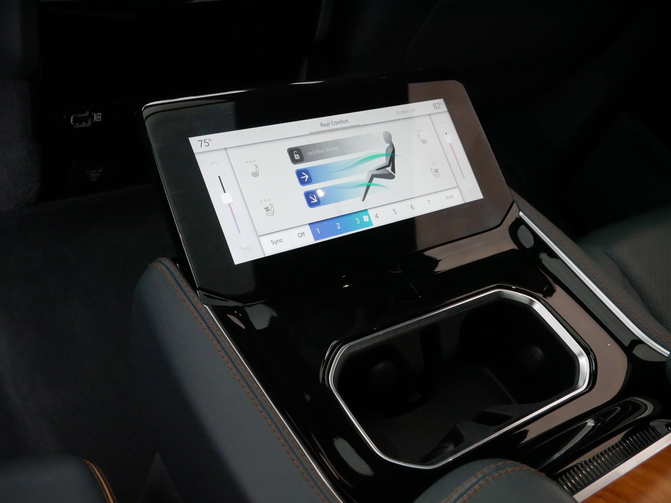 Used 2022 Jeep Grand Wagoneer Series III w/ Rear Seat Video Group 1 image 40