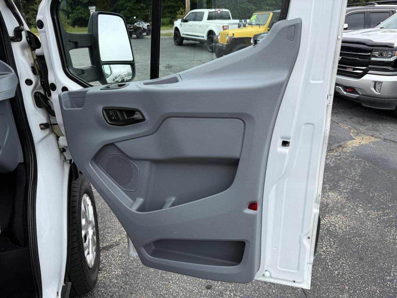 Used 2015 Ford Transit 150 148 Medium Roof w/ Interior Upgrade Package RWD image 18