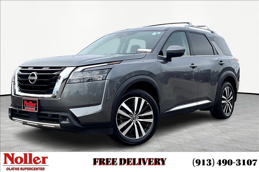 Used 2024 Nissan Pathfinder Platinum w/ Cargo Package