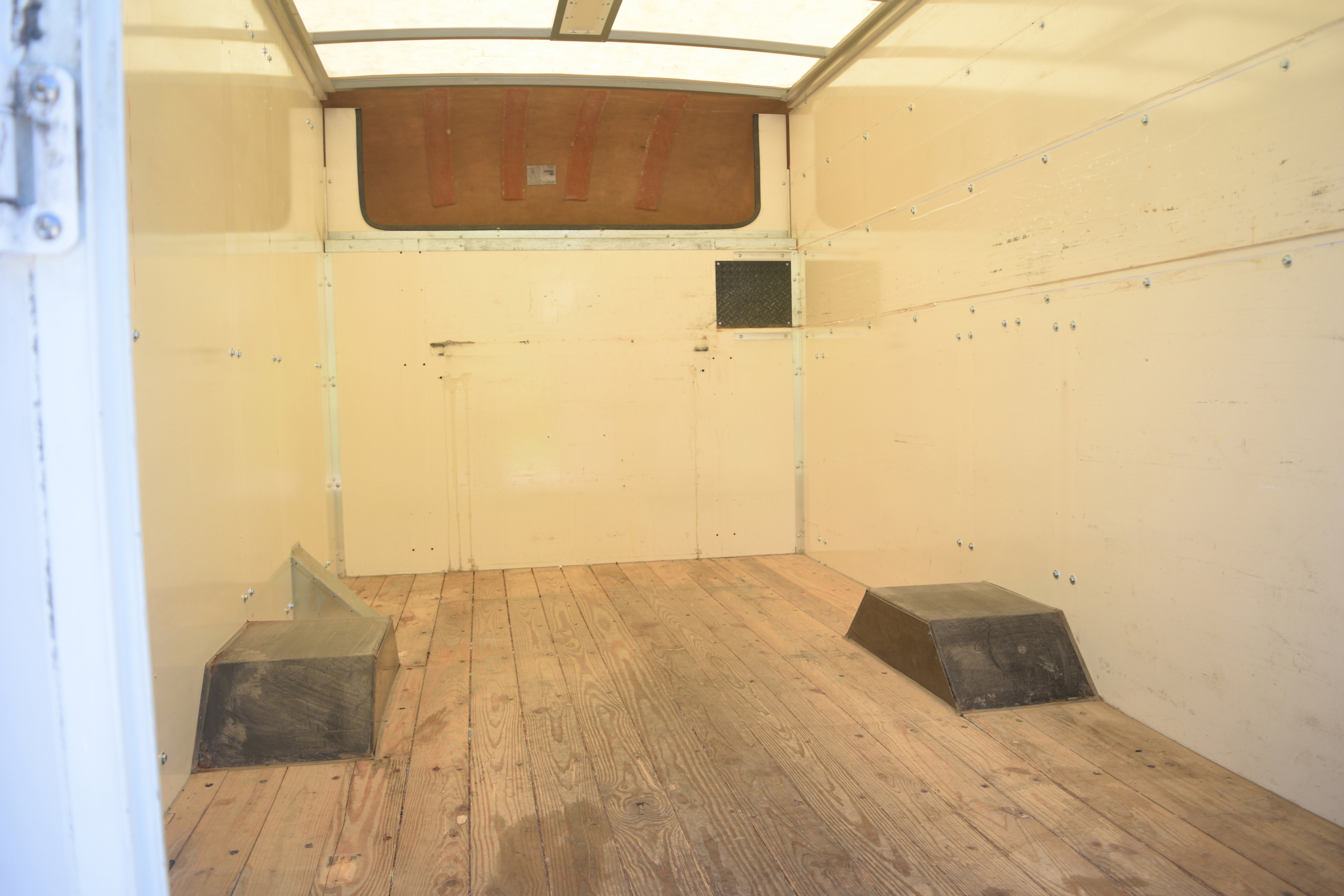Used 2014 Chevrolet Express 3500 RWD image 16
