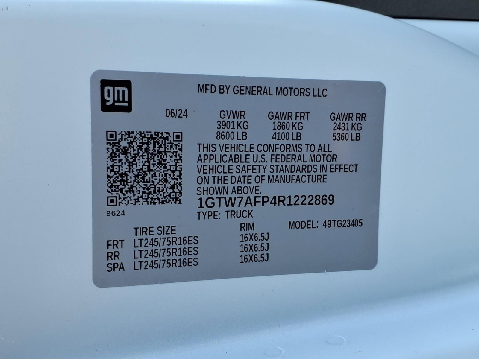 Used 2024 GMC Savana 2500 w/ Driver Convenience Package image 22