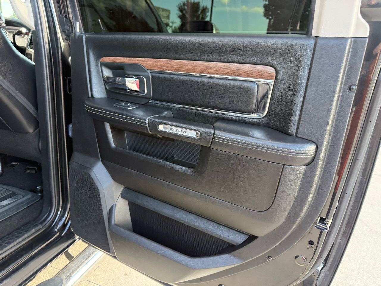 Used 2018 RAM 2500 Laramie image 18