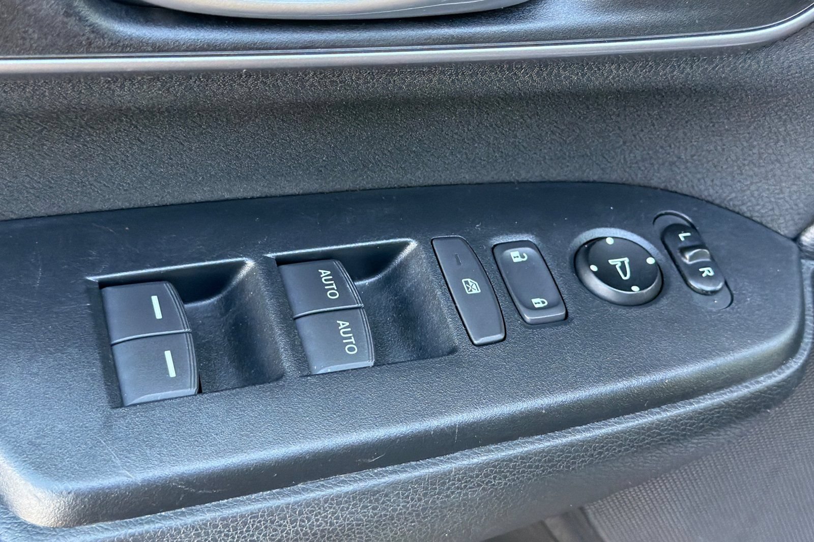 Used 2017 Honda CR-V EX image 14
