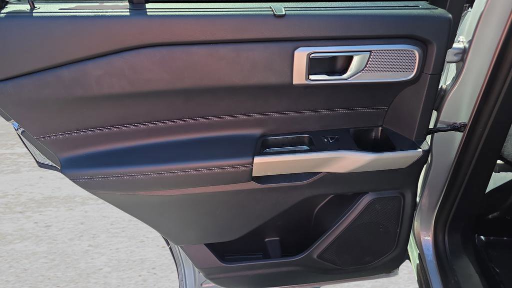 Used 2021 Ford Explorer Limited w/ Hybrid Equipment Group 310A image 25