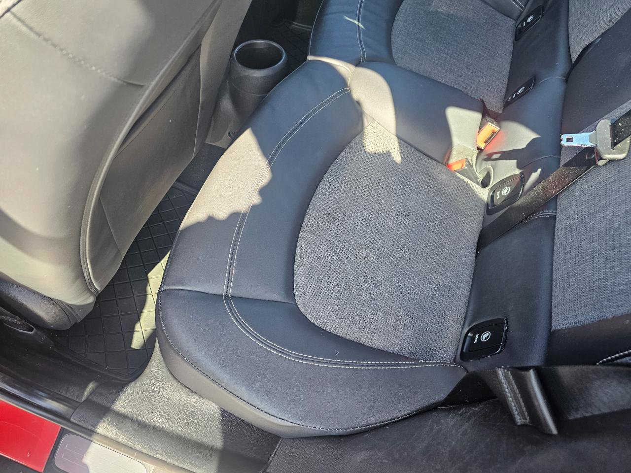 Used 2016 MINI Cooper 4-Door Hardtop FWD image 19