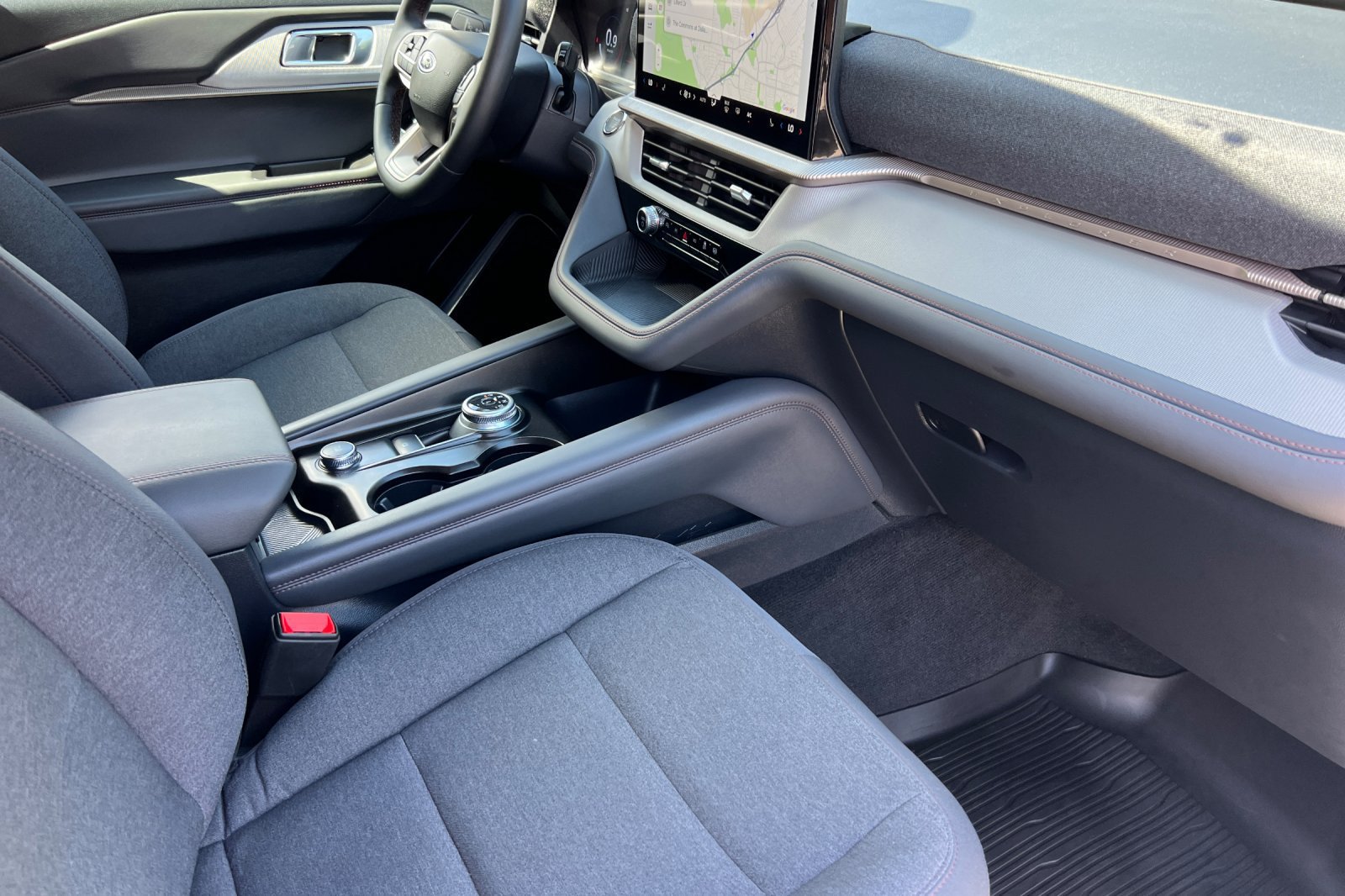 Used 2026 Ford Explorer Active RWD image 17
