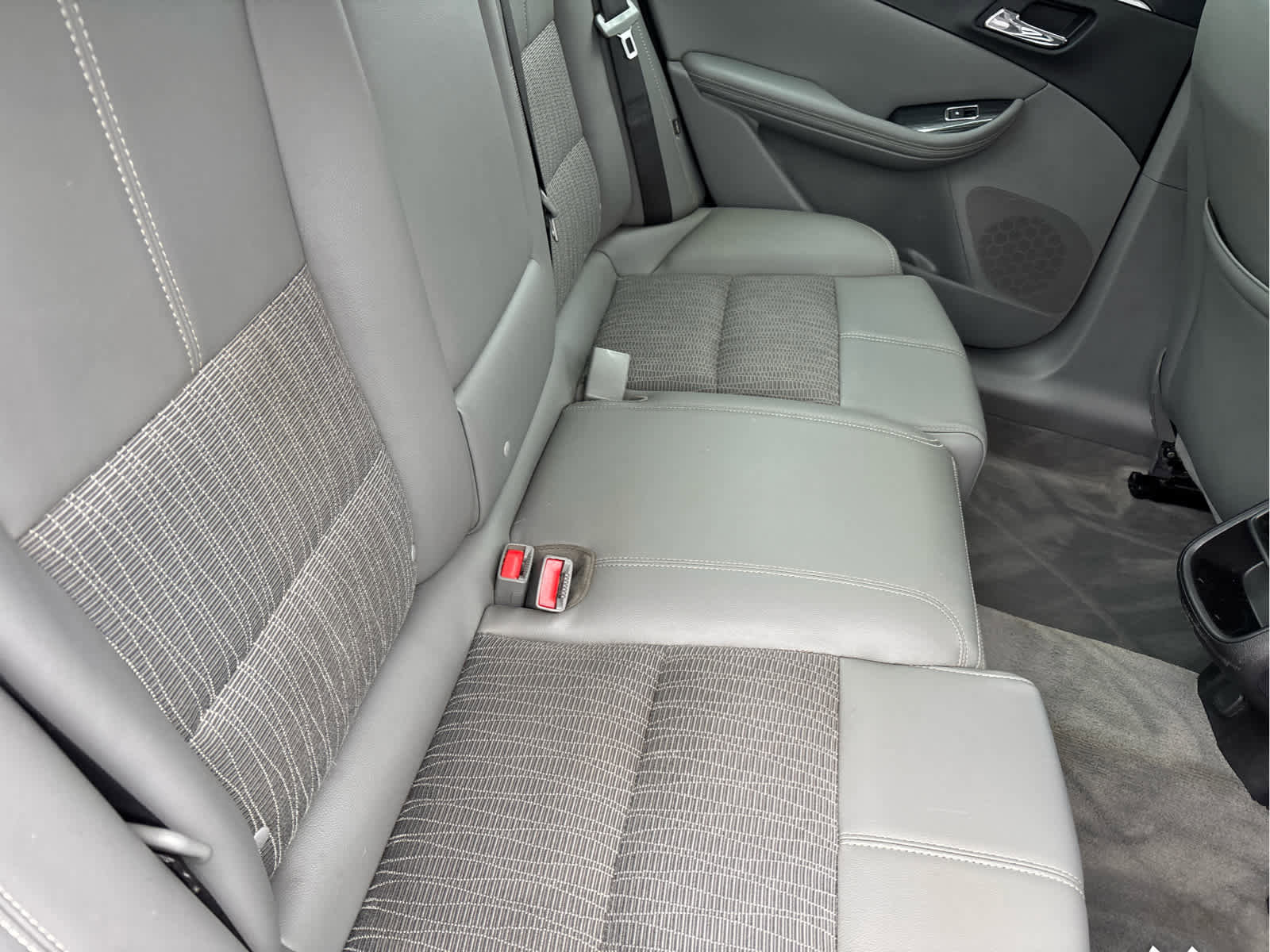 Used 2018 Chevrolet Impala LT image 31