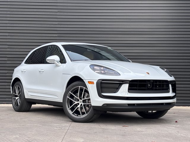 Certified 2026 Porsche Macan AWD/4WD image 9