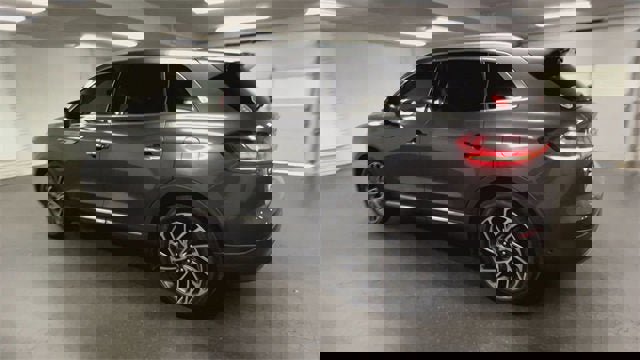 Used 2020 Lincoln Nautilus Reserve w/ Equipment Group 201A image 6