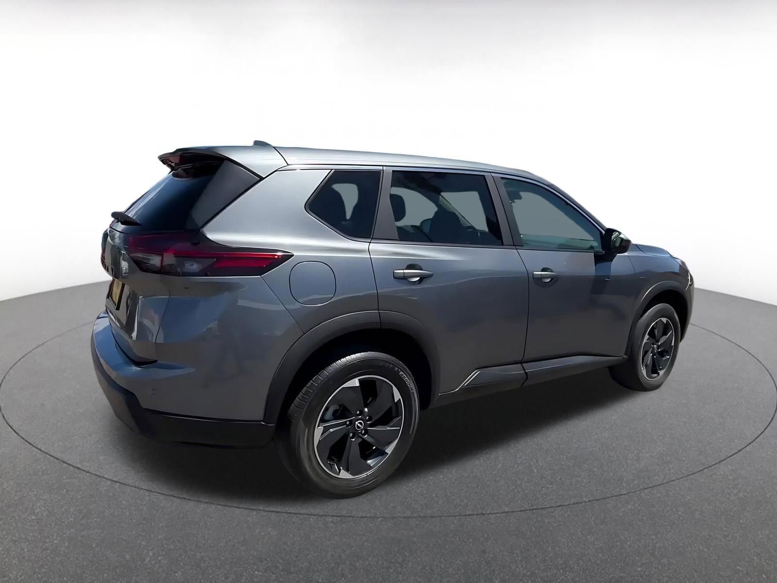 Used 2025 Nissan Rogue SV FWD image 14