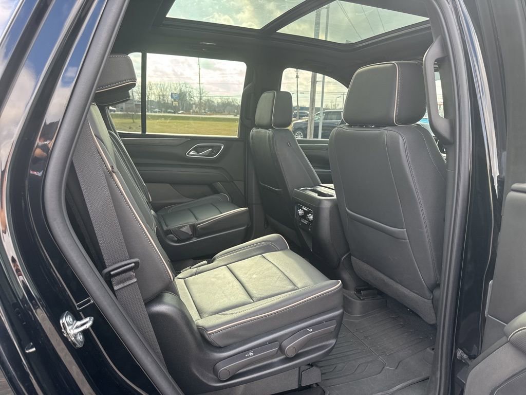 Used 2023 GMC Yukon SLT w/ SLT Luxury Package image 41