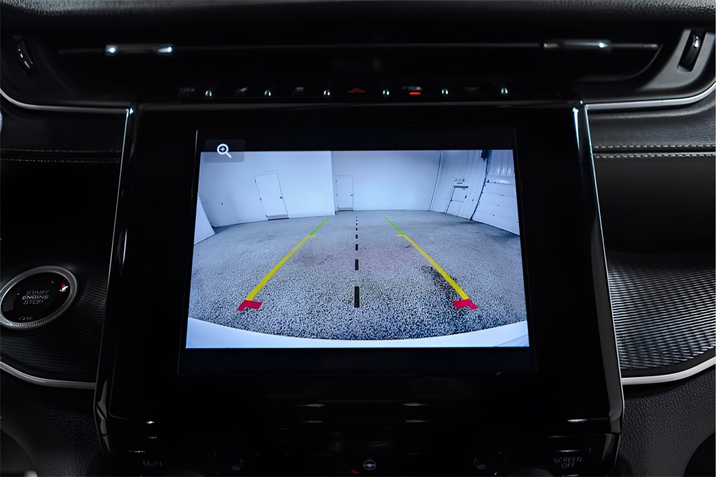 Used 2023 Jeep Grand Cherokee Altitude image 16