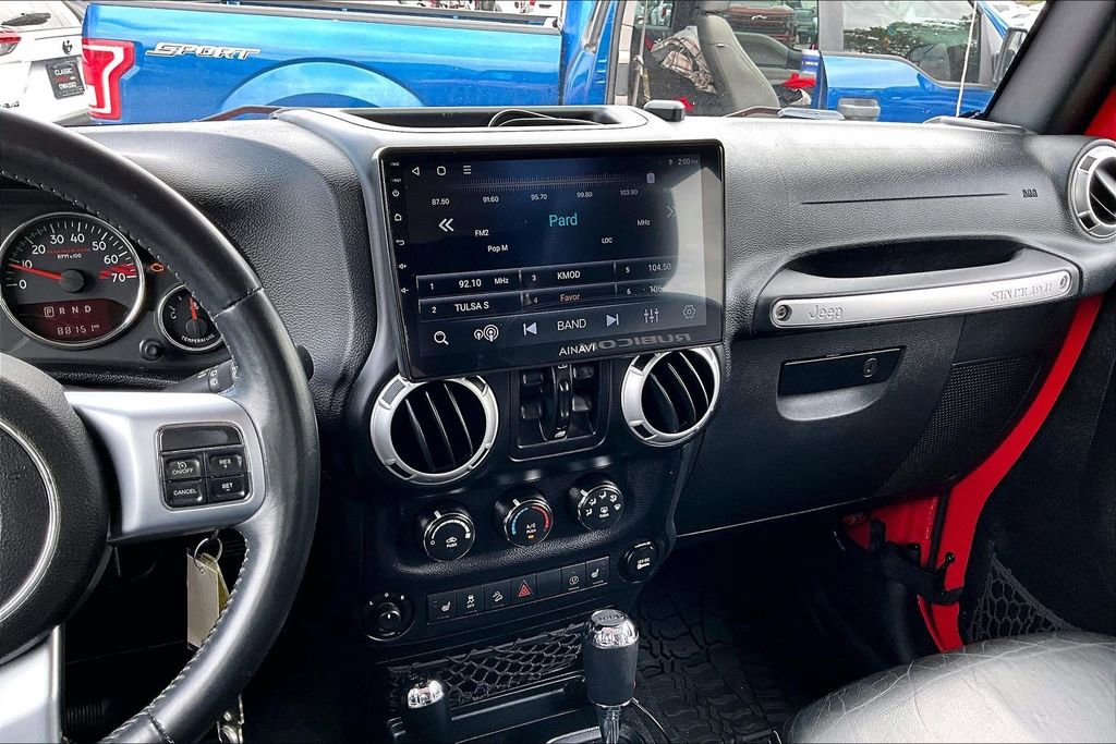 Used 2015 Jeep Wrangler Unlimited Rubicon image 9