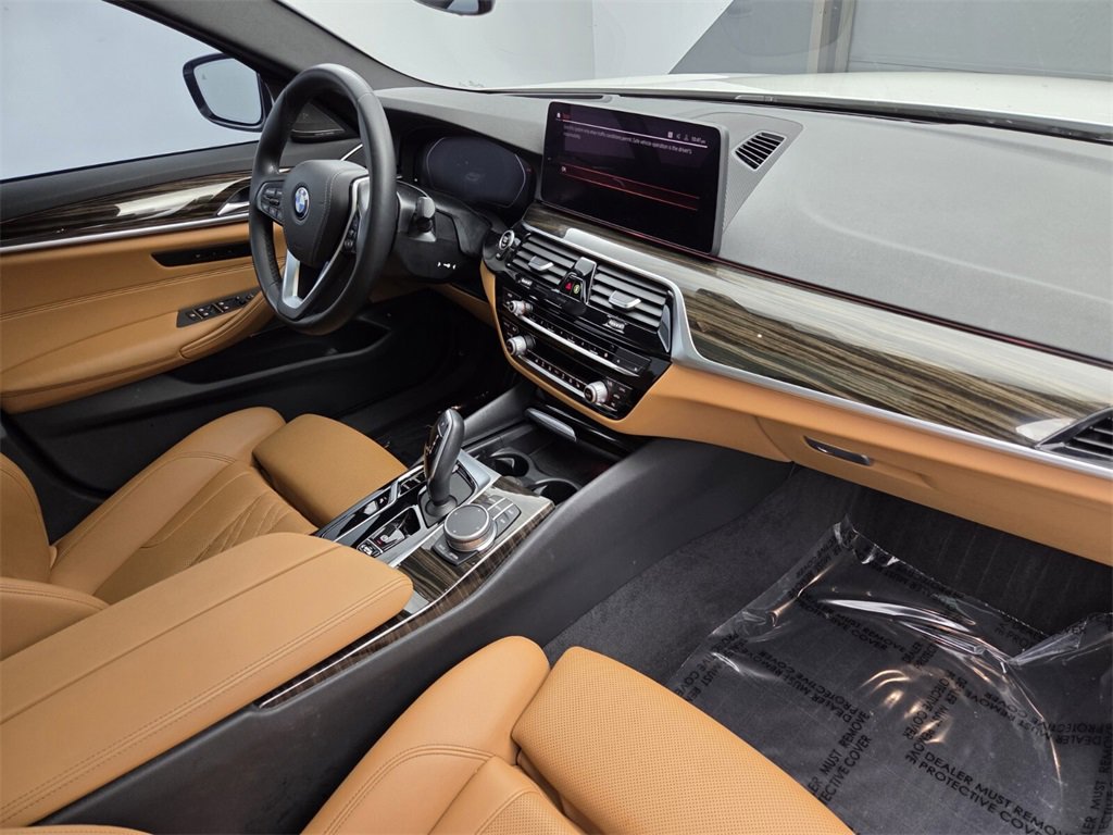 Used 2021 BMW 530i w/ Premium Package image 14