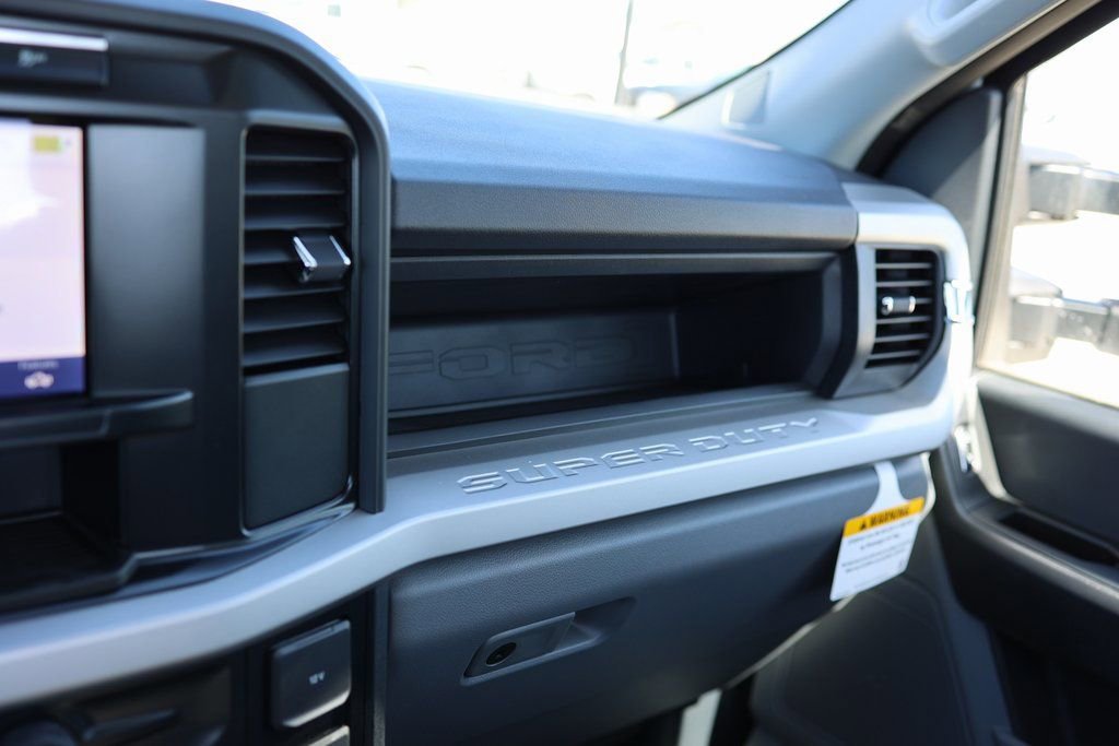 Used 2024 Ford F550 XL w/ XL Chrome Package image 38