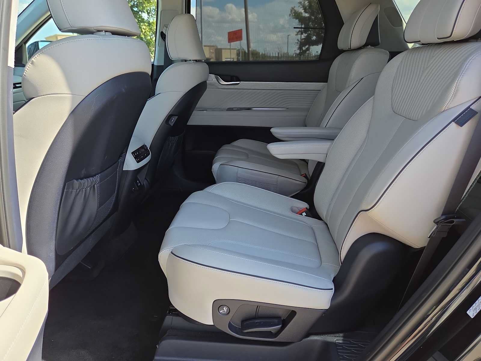 Certified 2023 Hyundai Palisade Calligraphy FWD image 13